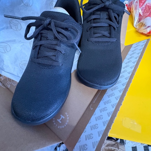 NWT - Kizik Madrid Eco-Knit slip-on shoes - W 8.5 - Picture 15 of 16